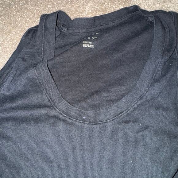 LOT of 2 Sleeveless Tank Tops Layering Size Medium Light Green Black Ribbed - Picture 4 of 8